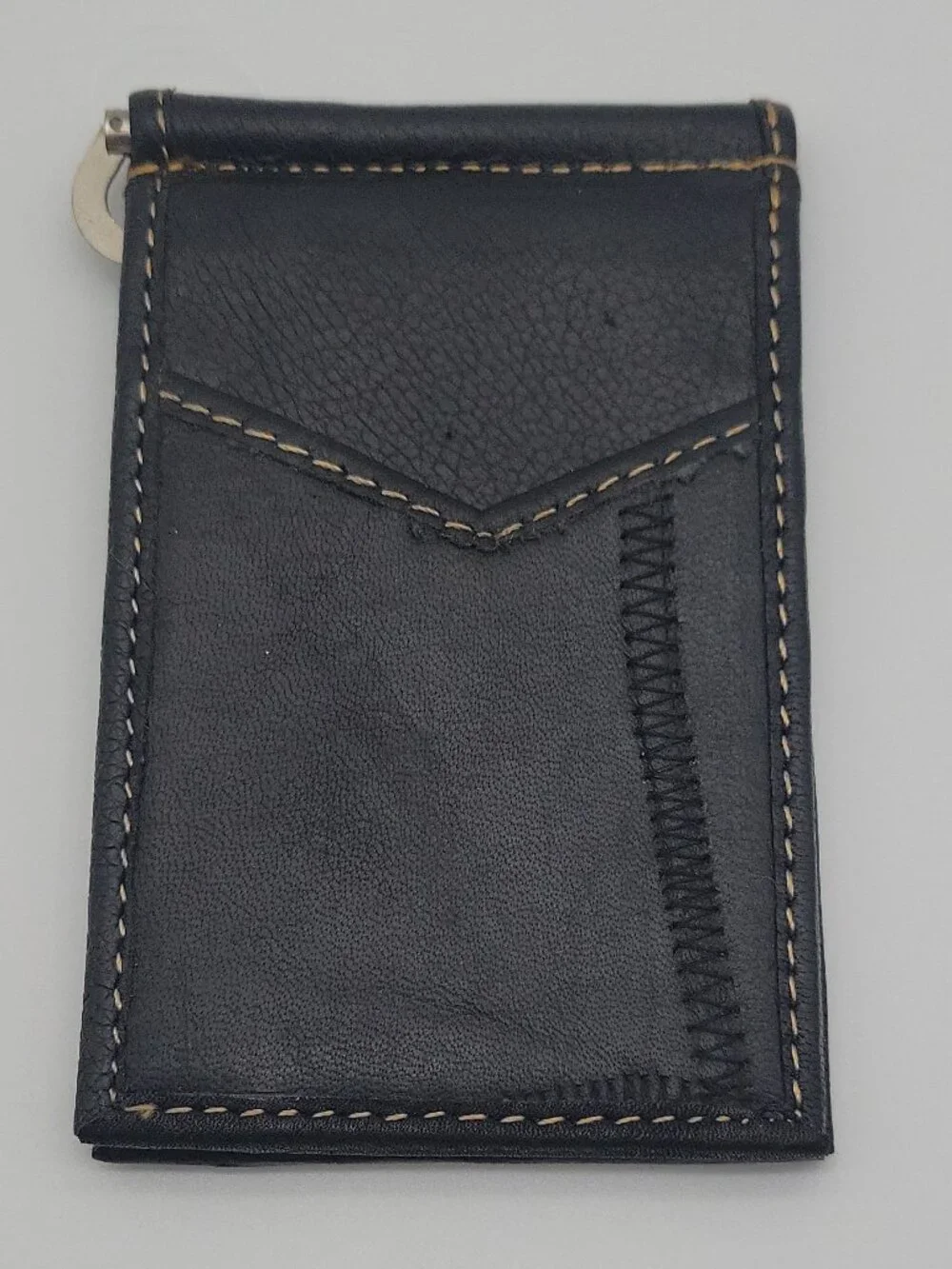VAAN & CO. Black Bifold Men's Wallet with ID Window, Card Slots, Money Clip
